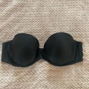 Victoria’s Secret strapless bra